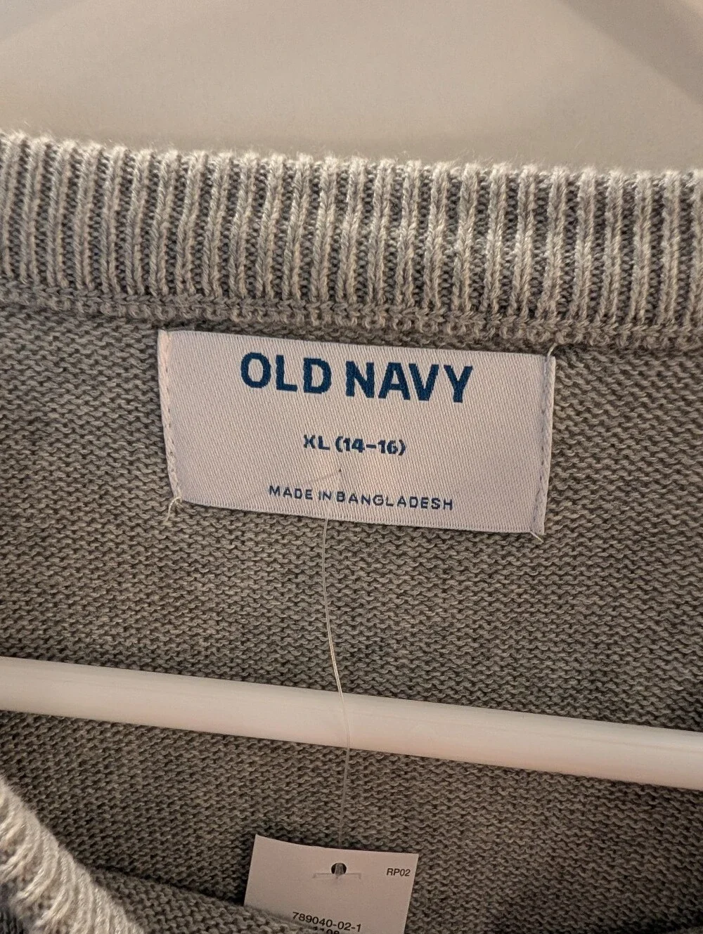 Old Navy Light Gray Boys 14/16 Crewneck Sweater NWT